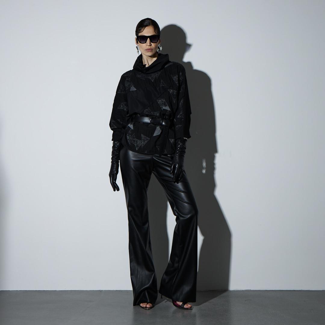 Джемпер с оригинальным дизайном