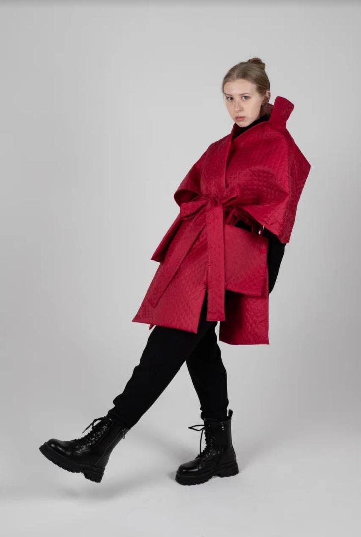 Накидка брусничного цвета