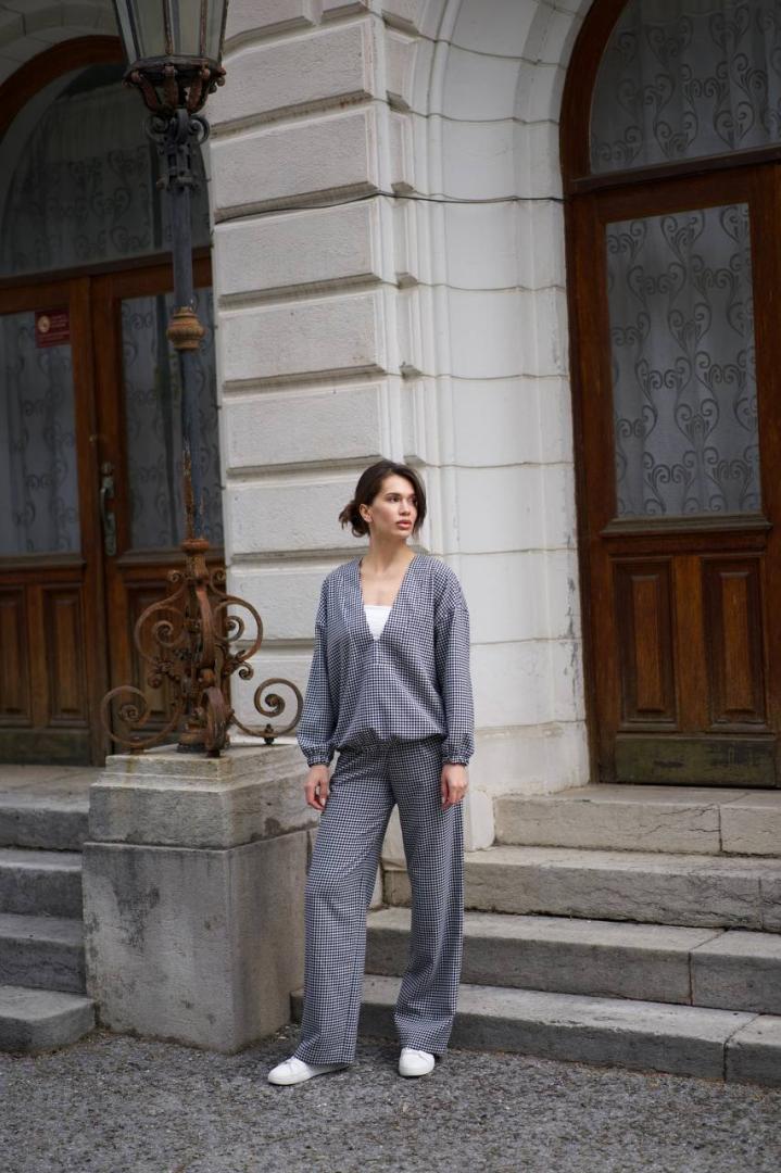 Костюмный дуэт из мягкой ткани