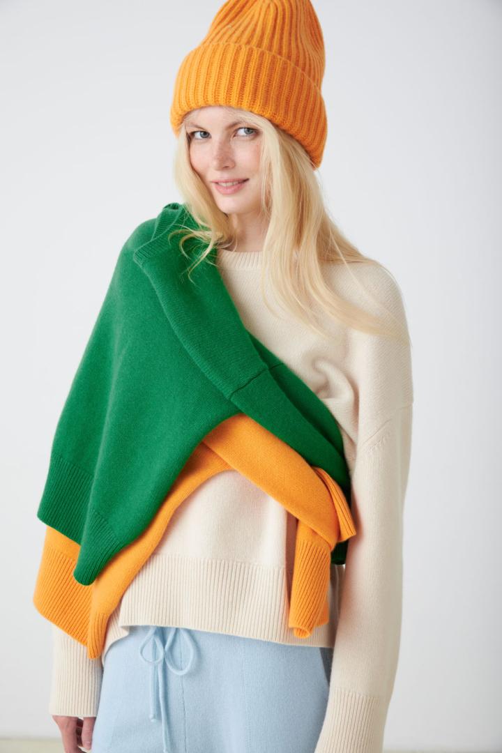 Шапка бини из кашемира "Сочный Абрикос"