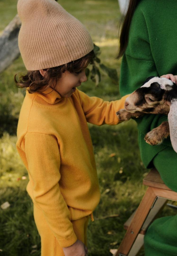 Шапка бини из кашемира детская "Кремовый Латте" Шапка бини из кашемира детская "Кремовый Латте"