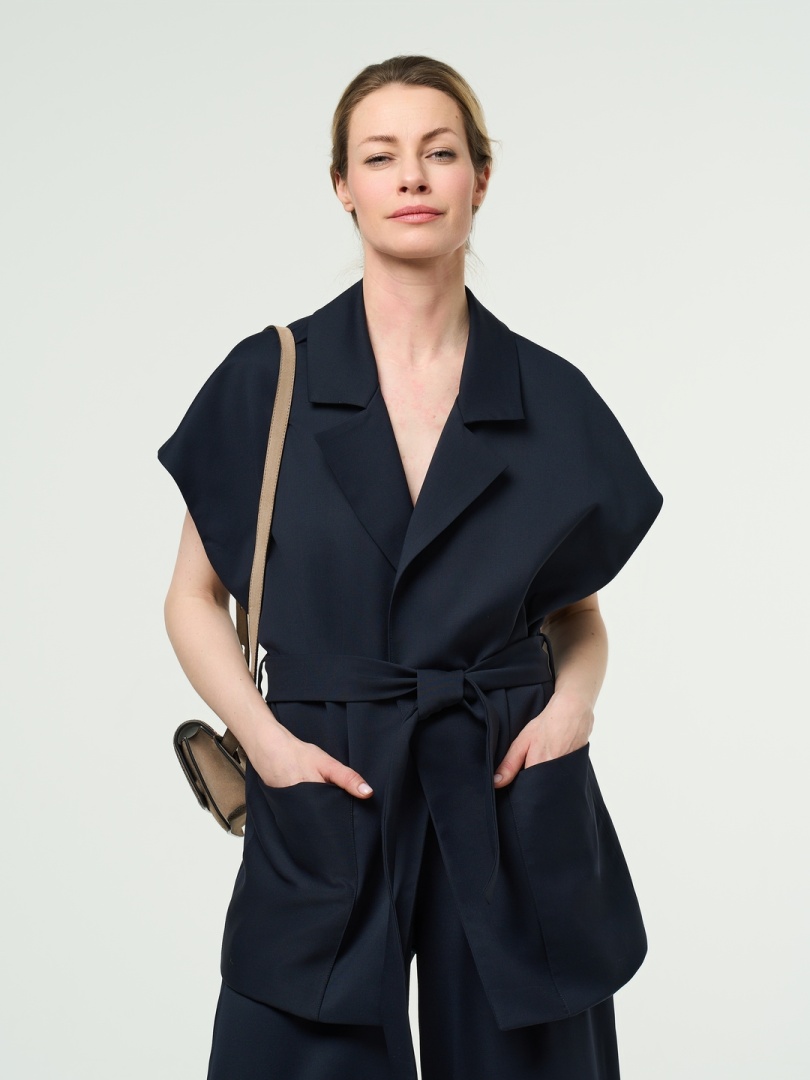 Жилет свободного кроя