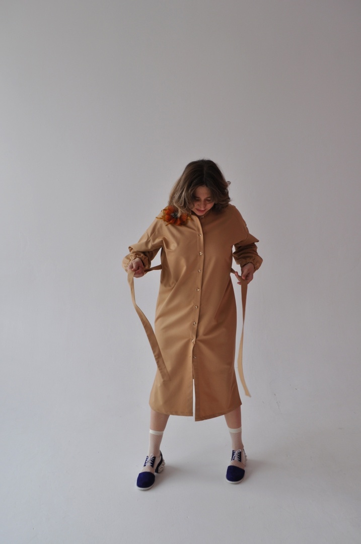 Платье- рубашка с поясом с длинным рукавом