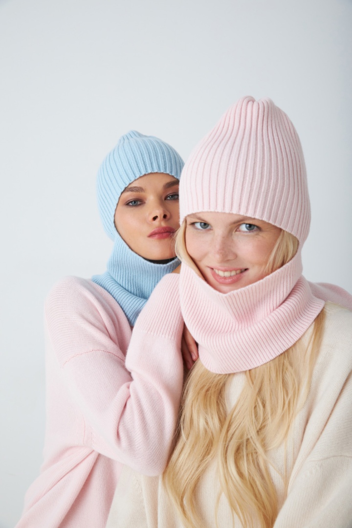 Балаклава из кашемира "Легкий Румянец" Балаклава из кашемира "Легкий Румянец"