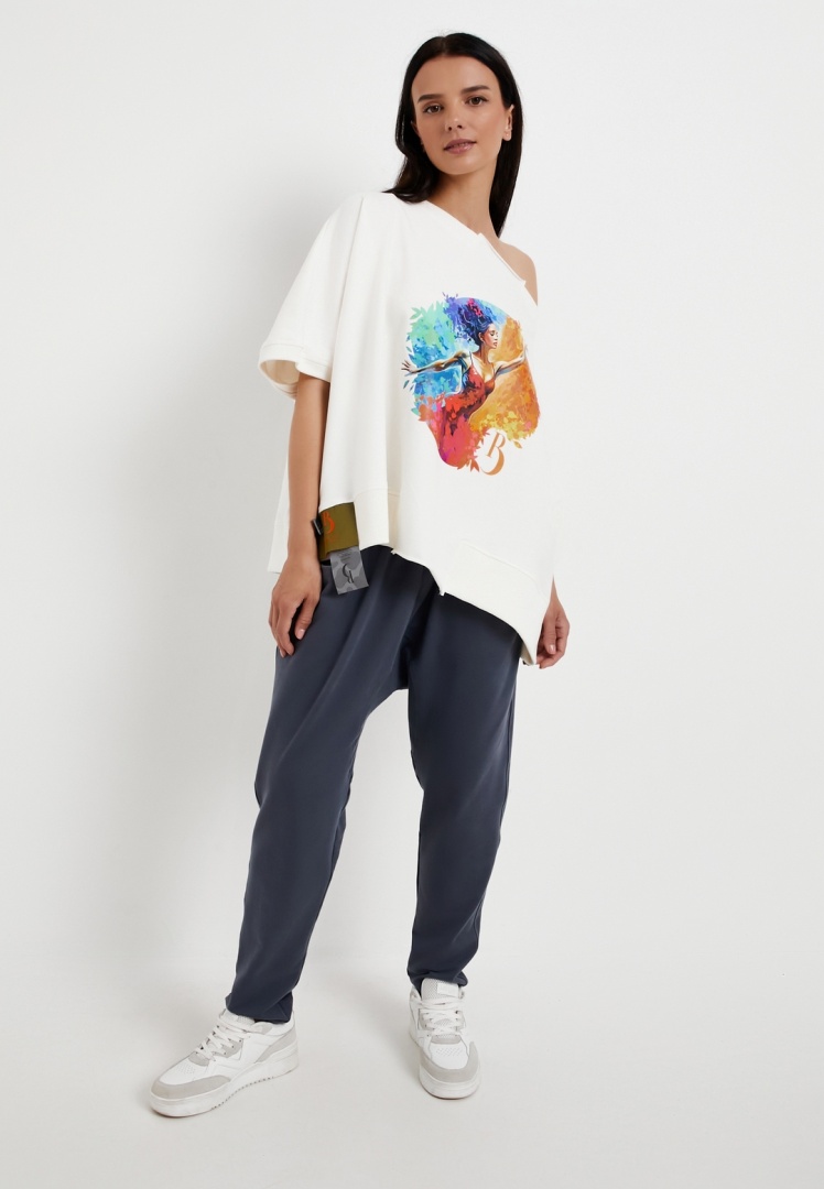 Футболка  Летучая мышь белая с принтом