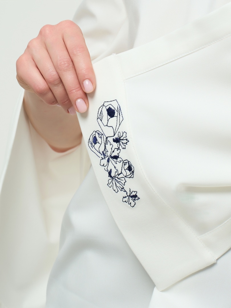 Блузка открытый рукав, цвет вышивки синий, размер 44