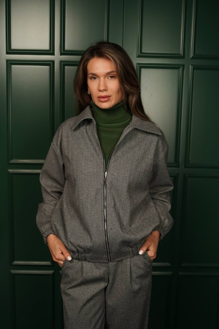 Дуэт с бомбером в сером цвете