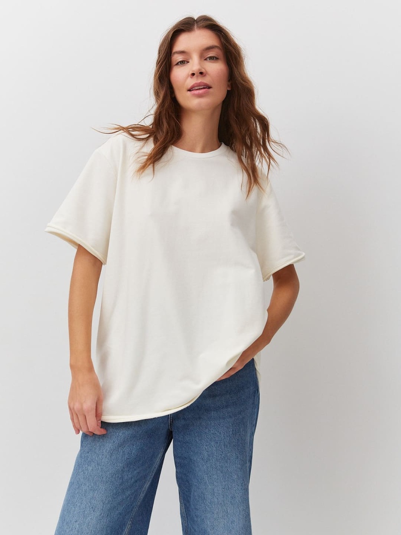 Футболка оверсайз пломбир с необработанными краями