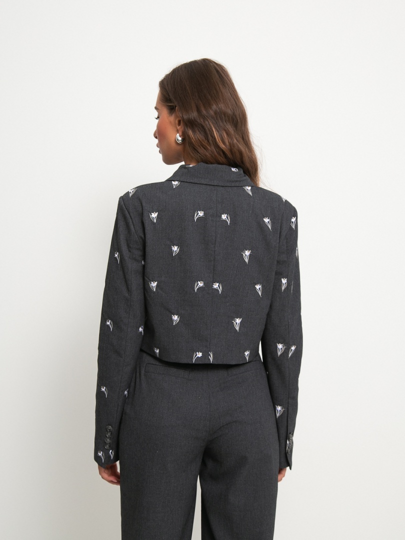 Укороченный жакет с вышивкой Фрезий