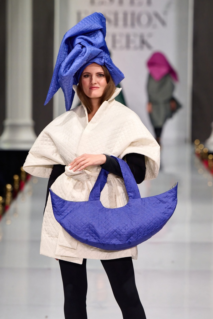 Накидка на верхнюю одежду