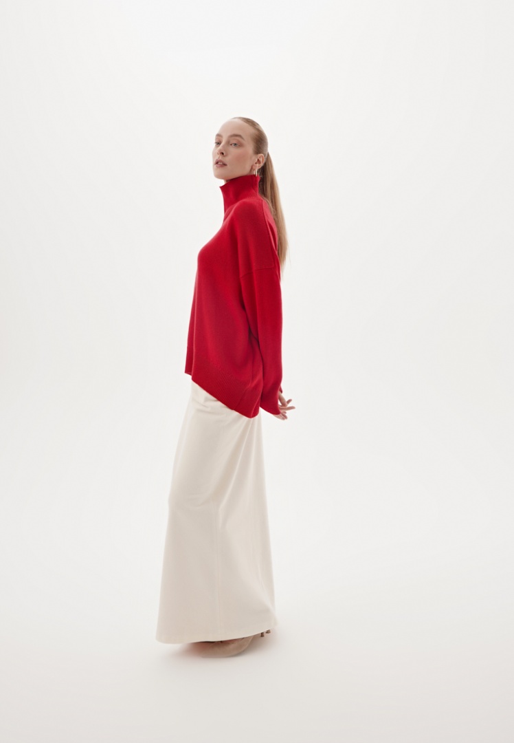 Свитер из кашемира с высоким воротом "Алая Роскошь"