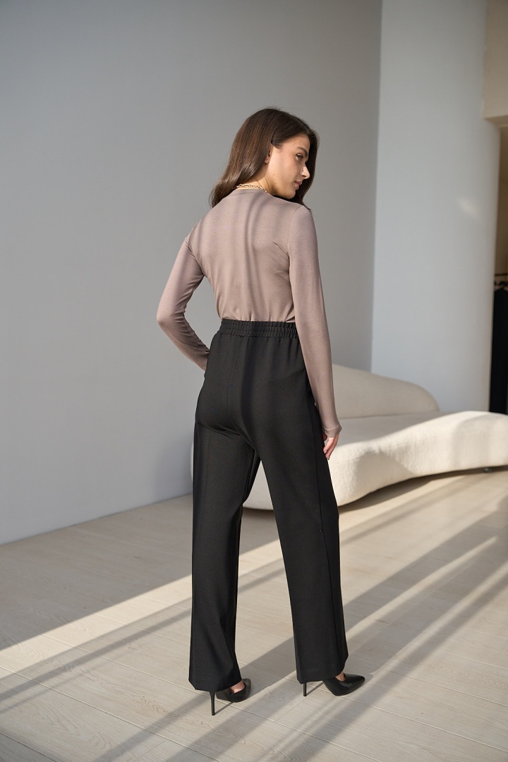 Кофейный лонгслив из вискозы