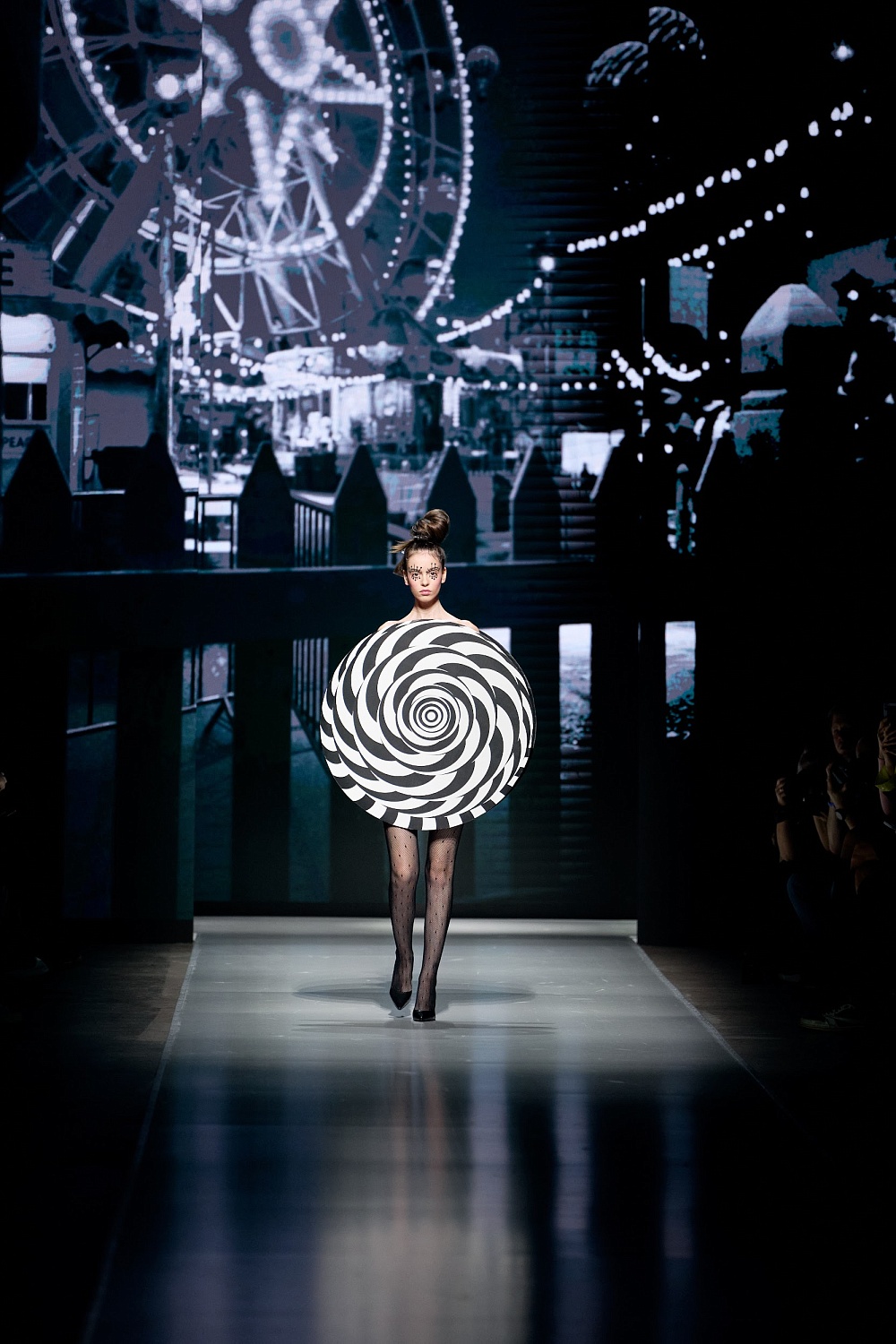 Интервью главного стилиста Russian Fashion Dom с фотографом Сергеем Смирновым о III Московской Неделе Моды