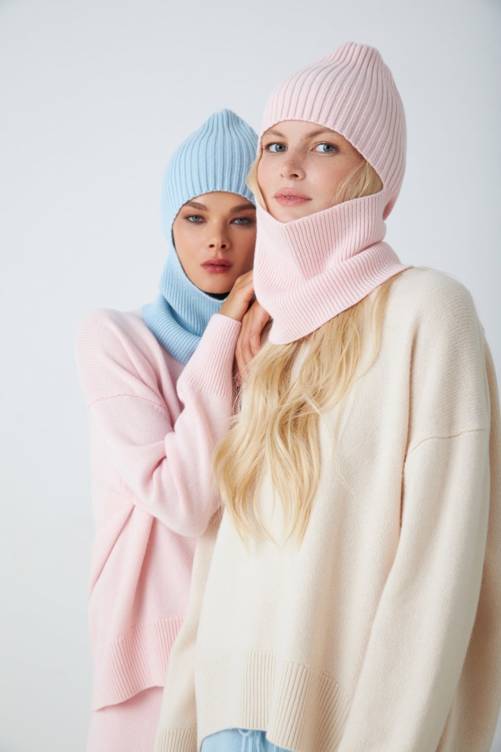 Балаклава из кашемира "Легкий Румянец" Балаклава из кашемира "Легкий Румянец"