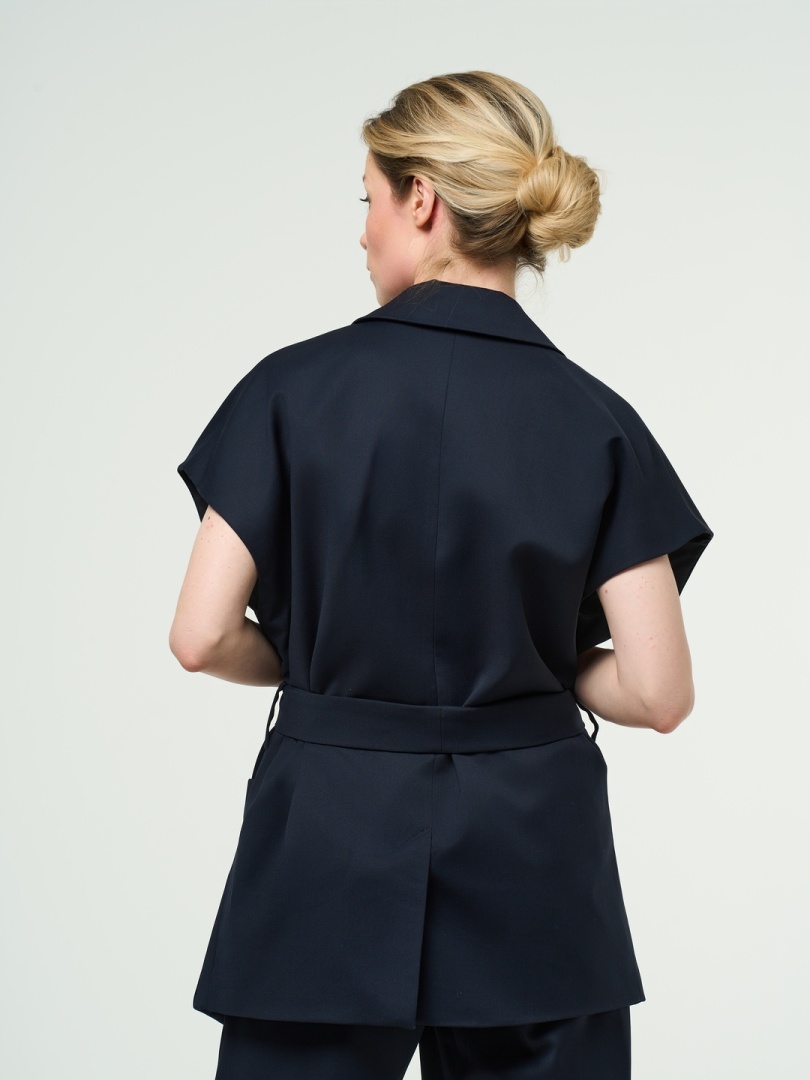 Жилет свободного кроя