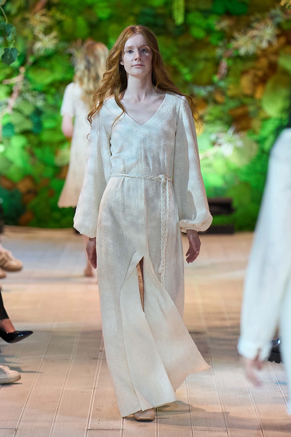 Команда Russian Fashion Dom приняла участие в показе бренда ALSOFI на Московской Неделе Моды