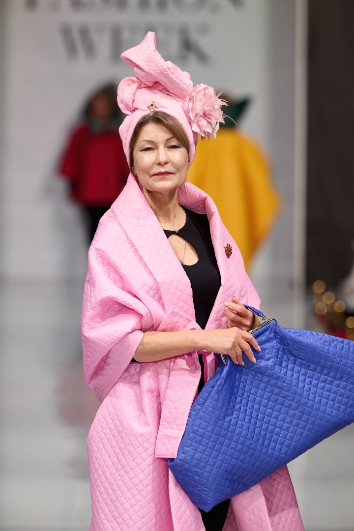 Накидка-палантин стеганная розовая