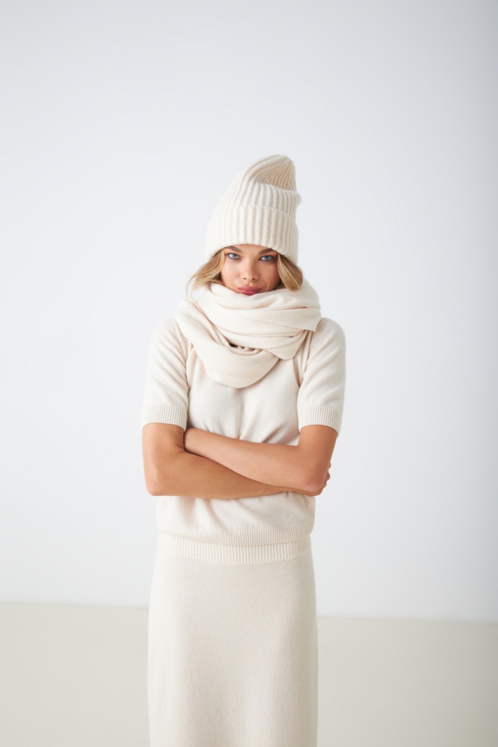 Шапка бини из кашемира "Взбитые Сливки"