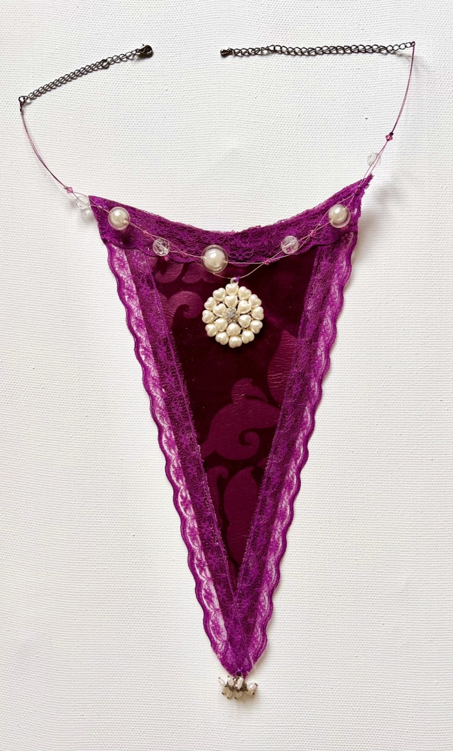 Галстук с жемчугом