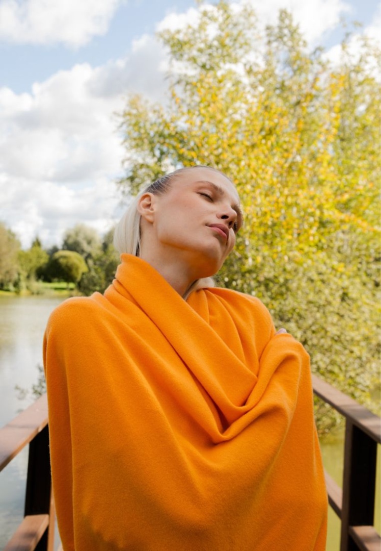 Палантин из кашемира "Сочный Абрикос"