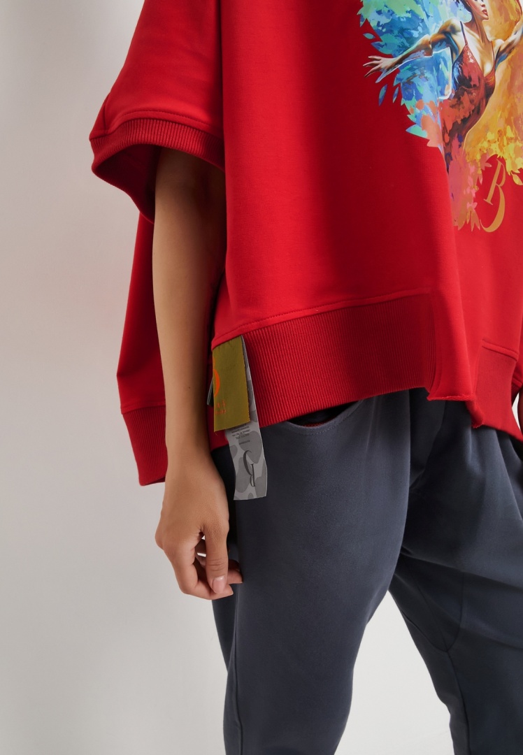 Футболка  Летучая мышь красная с принтом