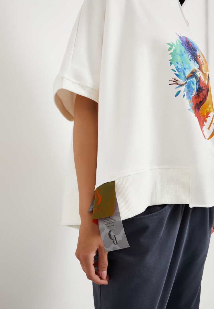 Футболка  Летучая мышь белая с принтом