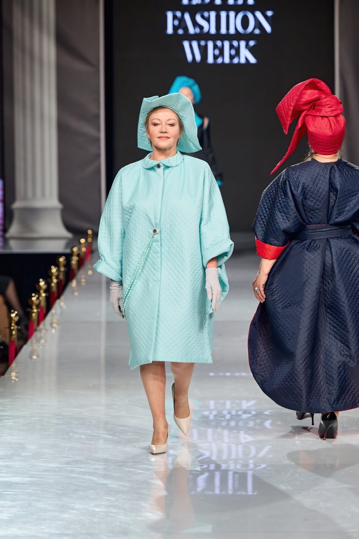 Накидка нежно-голубая